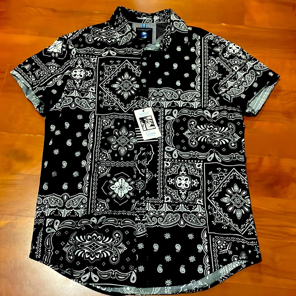 Bandana black and white brand new medium button down short sleeve